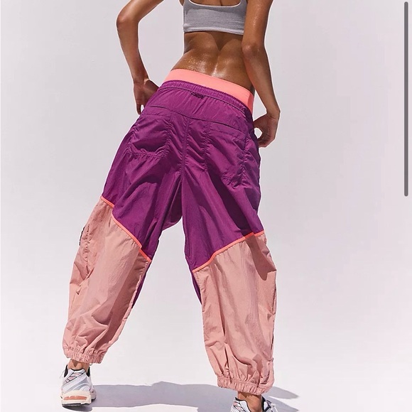 FP Movement FreeflowColorblock Joggers. Retail$98 Size XS,M,L. - Picture 2 of 9